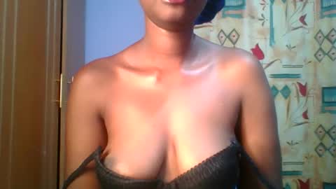 Snapshot of sexie_curvie chatting on 21, 11, 2025 Maggie online show from 21, 11, 2025