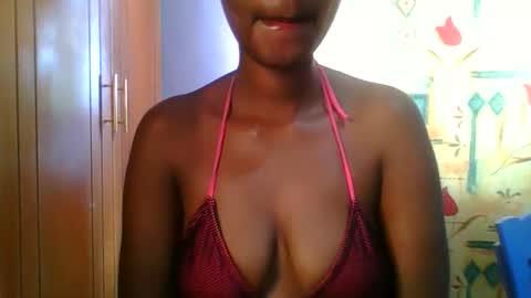 Snapshot of sexie_curvie chatting on 27, 11, 2025 Maggie online show from 27, 11, 2025