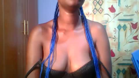 Snapshot of sexie_curvie chatting on 28, 11, 2025 Maggie online show from 28, 11, 2025