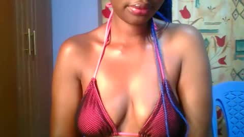 Snapshot of sexie_curvie chatting on 5, 12, 2025 Maggie online show from 5, 12, 2025