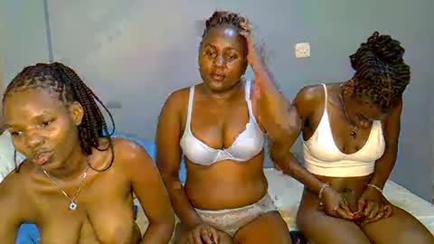 Snapshot of sexie_gal chatting on 9, 3, 2025 sexie_gal online show from 9, 3, 2025