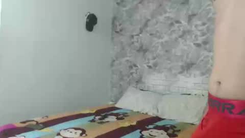 Snapshot of sexincompany chatting on 7, 1, 2025 monserat y thony online show from 7, 1, 2025