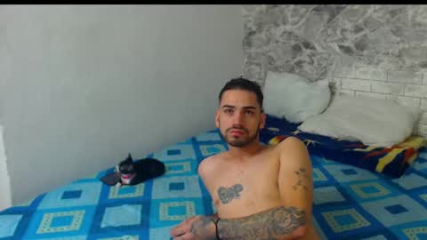 Snapshot of sexincompany chatting on 21, 1, 2025 monserat y thony online show from 21, 1, 2025