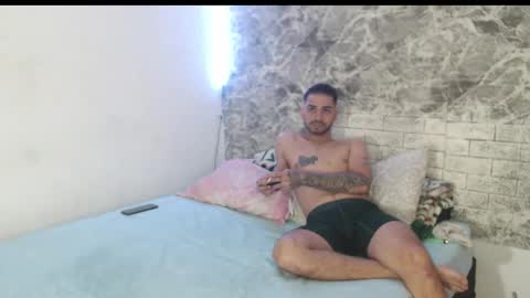 Snapshot of sexincompany chatting on 10, 2, 2025 monserat y thony online show from 10, 2, 2025