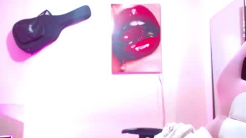 Snapshot of sexmilkdirty chatting on 13, 12, 2024 sexmilkdirty online show from 13, 12, 2024