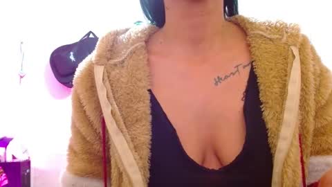 Snapshot of sexmilkdirty chatting on 4, 1, 2025 sexmilkdirty online show from 4, 1, 2025