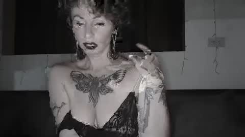 Snapshot of sexnchocolate chatting on 10, 1, 2025 Trixy Rose online show from 10, 1, 2025