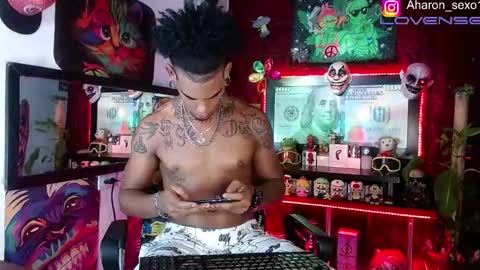 Snapshot of sexo_aharon chatting on 18, 11, 2025 Aharon ravelo online show from 18, 11, 2025