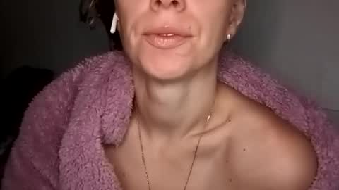 Snapshot of sexualangel chatting on 3, 12, 2025 Verona online show from 3, 12, 2025