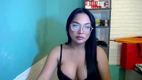 sexuallyattractive_mae online show from 21, 5, 2026