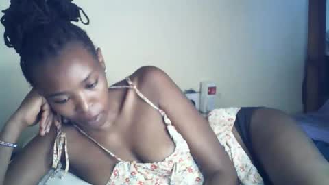 sexxy_curvy23 online show from 29, 4, 2026