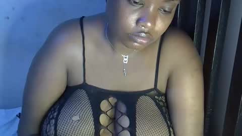 Snapshot of sexxy_mish chatting on 27, 10, 2025 sexxy_mish online show from 27, 10, 2025