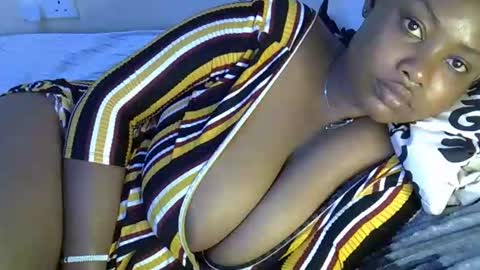 Snapshot of sexxy_mish chatting on 12, 11, 2025 sexxy_mish online show from 12, 11, 2025