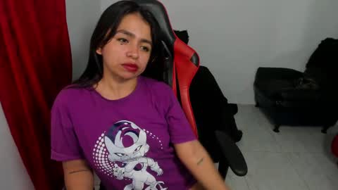 Snapshot of sexxyhot23 chatting on 7, 3, 2025 LINDA online show from 7, 3, 2025