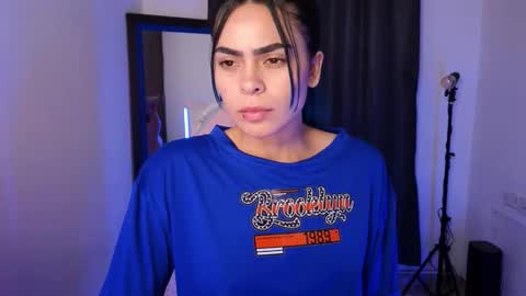 Snapshot of sexxylady__ chatting on 13, 10, 2025 Angie online show from 13, 10, 2025