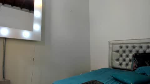 sexxylatincouple1 online show from 18, 10, 2025