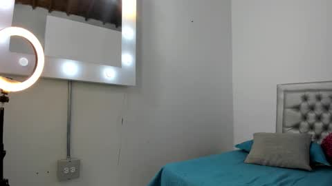 sexxylatincouple1 online show from 6, 11, 2025