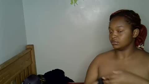 Snapshot of sexxyneil_ chatting on 17, 10, 2025 sexxyneil_ online show from 17, 10, 2025