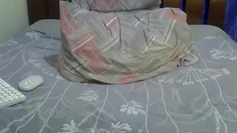 Snapshot of sexy_bee5 chatting on 3, 3, 2026 squirt lola online show from 3, 3, 2026