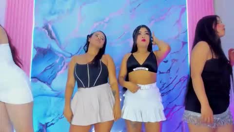 Snapshot of sexy_bitches_bisex chatting on 11, 11, 2025 Zara and Leidy online show from 11, 11, 2025