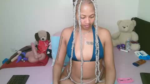 Snapshot of sexy_bluegirl chatting on 18, 6, 2026 sexy_bluegirl online show from 18, 6, 2026
