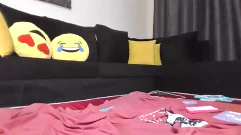 Snapshot of sexy_boobs23 chatting on 11, 10, 2025 liya online show from 11, 10, 2025