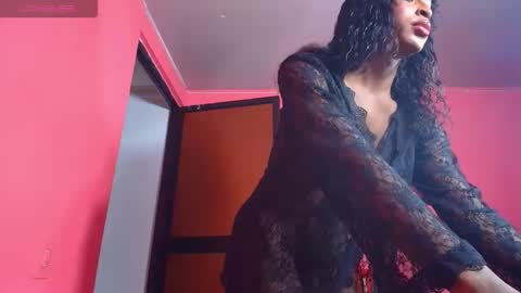 Snapshot of sexy_brunette818488 chatting on 31, 5, 2026 shantal online show from 31, 5, 2026
