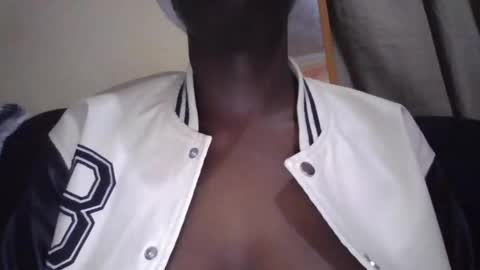 sexy_butty01 online show from 16, 12, 2025