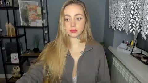 C o r a l i e online show from 12, 12, 2024