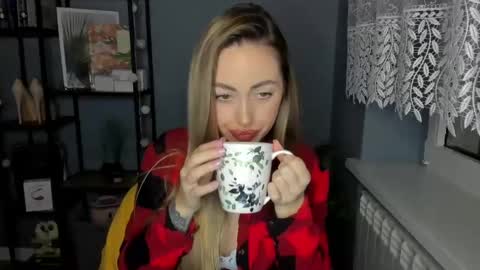 C o r a l i e online show from 24, 12, 2024