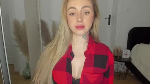 C o r a l i e online show from 28, 2, 2025