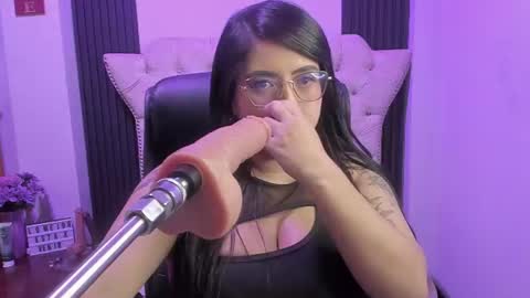 Snapshot of sexy_cristall chatting on 20, 6, 2026 C R I S T A L online show from 20, 6, 2026