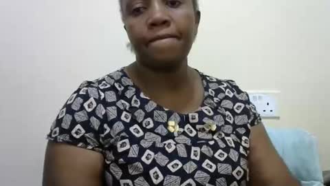 Sweet Dee online show from 28, 5, 2026