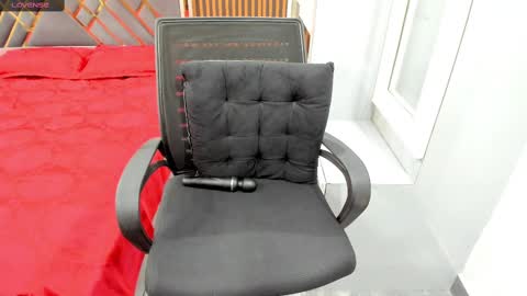 Snapshot of sexy_doll_1_ chatting on 8, 3, 2025 Sexydoll online show from 8, 3, 2025