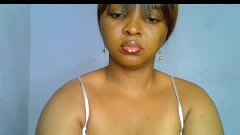 Snapshot of sexy_ebonygirl_ chatting on 8, 10, 2025 Clara online show from 8, 10, 2025