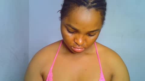 Snapshot of sexy_ebonygirl_ chatting on 14, 10, 2025 Clara online show from 14, 10, 2025
