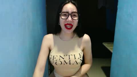 sexy_emily92 online show from 13, 4, 2026