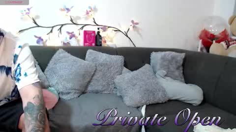 Sexy Ginuin Couple online show from 7, 3, 2026