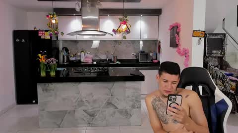 WENDY  MAX  AND VICKY online show from 17, 4, 2026