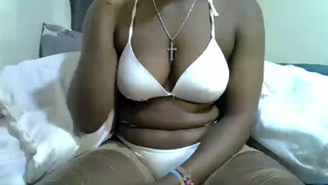 Snapshot of sexy_linda022 chatting on 3, 7, 2026 Linda online show from 3, 7, 2026