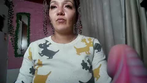 Snapshot of sexy_lolas chatting on 14, 7, 2026 sexy lolas online show from 14, 7, 2026