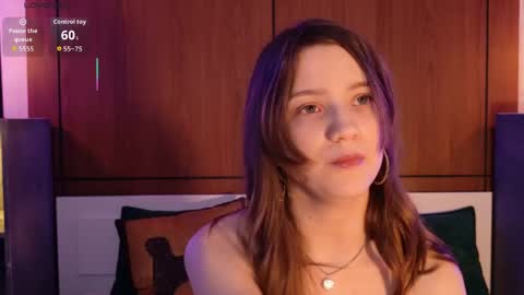 Snapshot of sexy_me_bb chatting on 24, 5, 2026 Alison online show from 24, 5, 2026