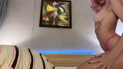 Snapshot of sexy_misses19 chatting on 17, 4, 2026 Ellie Mia online show from 17, 4, 2026