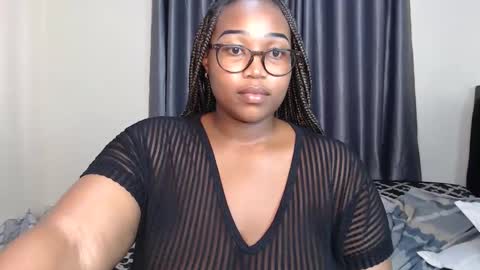 Snapshot of sexy_mistress5 chatting on 3, 11, 2025 sexy online show from 3, 11, 2025