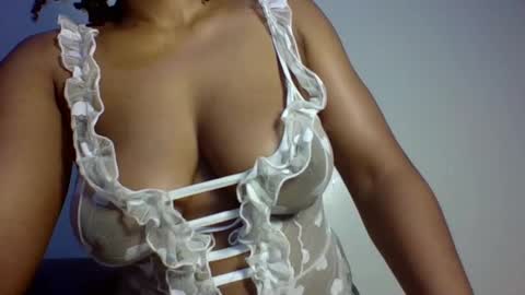 Snapshot of sexy_natallie chatting on 11, 3, 2025 natallie online show from 11, 3, 2025