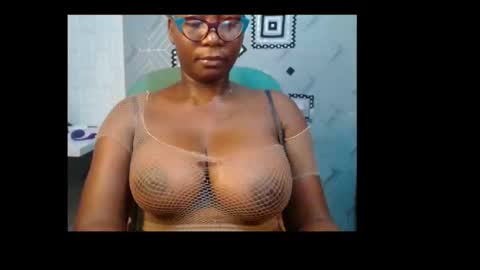 Snapshot of sexy_pearl12 chatting on 29, 12, 2024 zoe online show from 29, 12, 2024