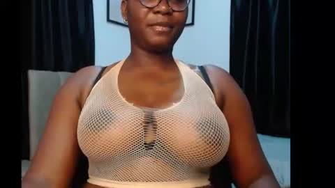 Snapshot of sexy_pearl12 chatting on 13, 6, 2026 zoe online show from 13, 6, 2026