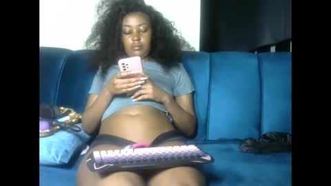 sexy pigeon online show from 18, 5, 2026
