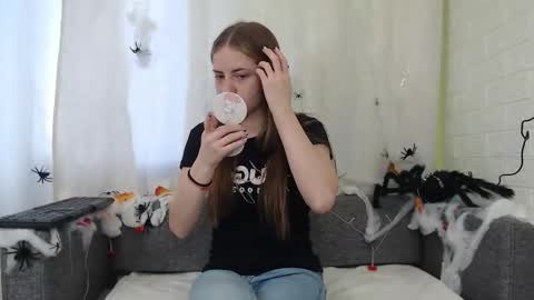 Snapshot of sexy_sansa chatting on 30, 10, 2025 Alina online show from 30, 10, 2025