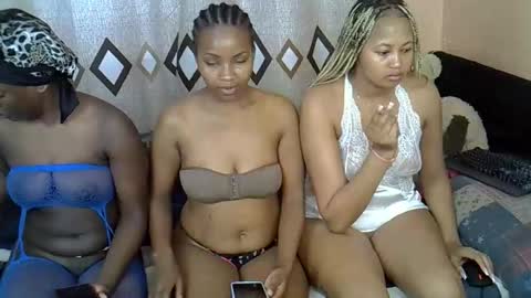 Snapshot of sexy_shan09 chatting on 16, 12, 2025 sexy_shan09 online show from 16, 12, 2025